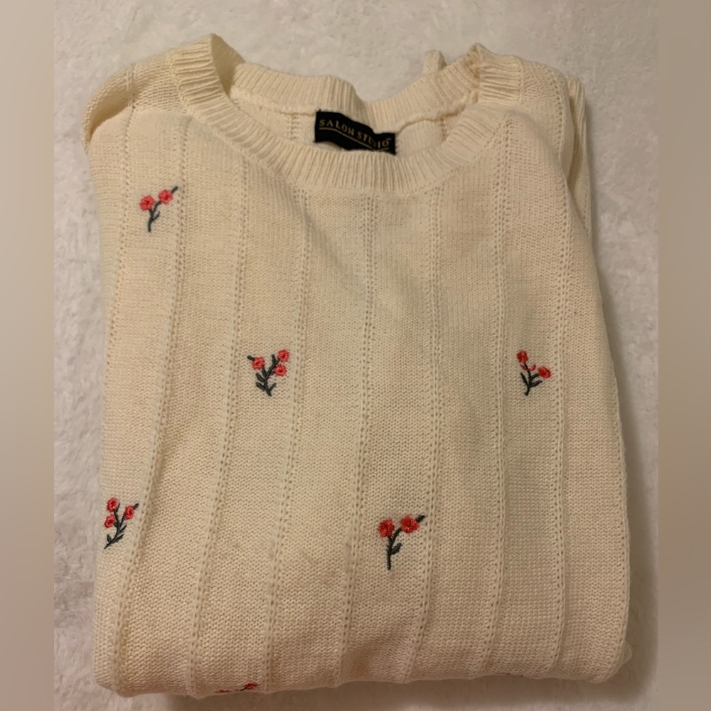 Plus Sz Vintage Cherry Sweater/ Top. Charming Red Cherries on Ivory! Soft & Warm